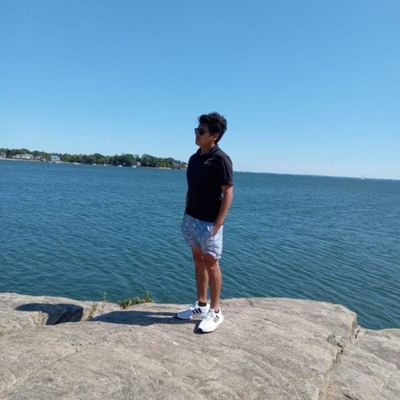 Meet your Posher, Enrique - Picture 1 of 1